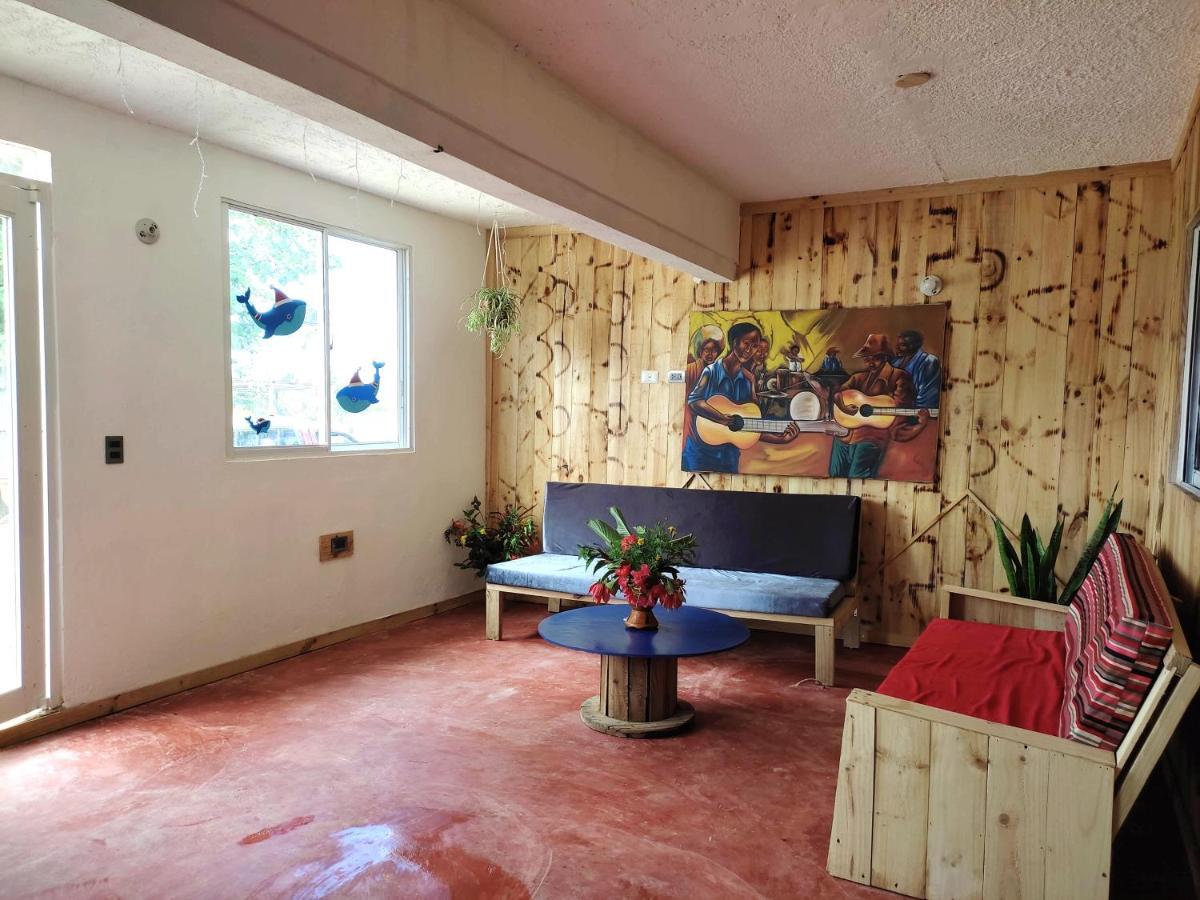 Hostel La Ballena Backpacker Лас-Галерас Экстерьер фото