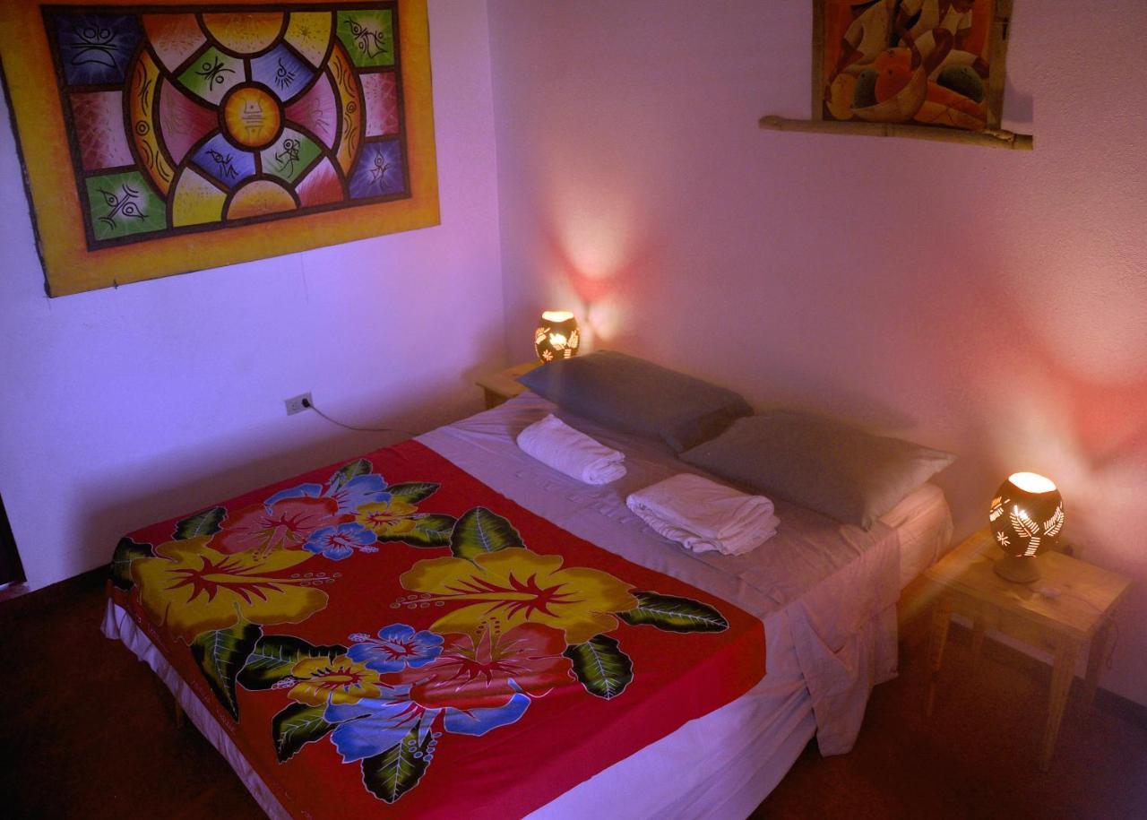 Hostel La Ballena Backpacker Лас-Галерас Экстерьер фото